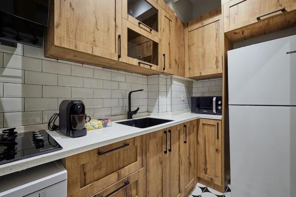 Apartment Charming 2 Min To Metro - Baysungur D2 *