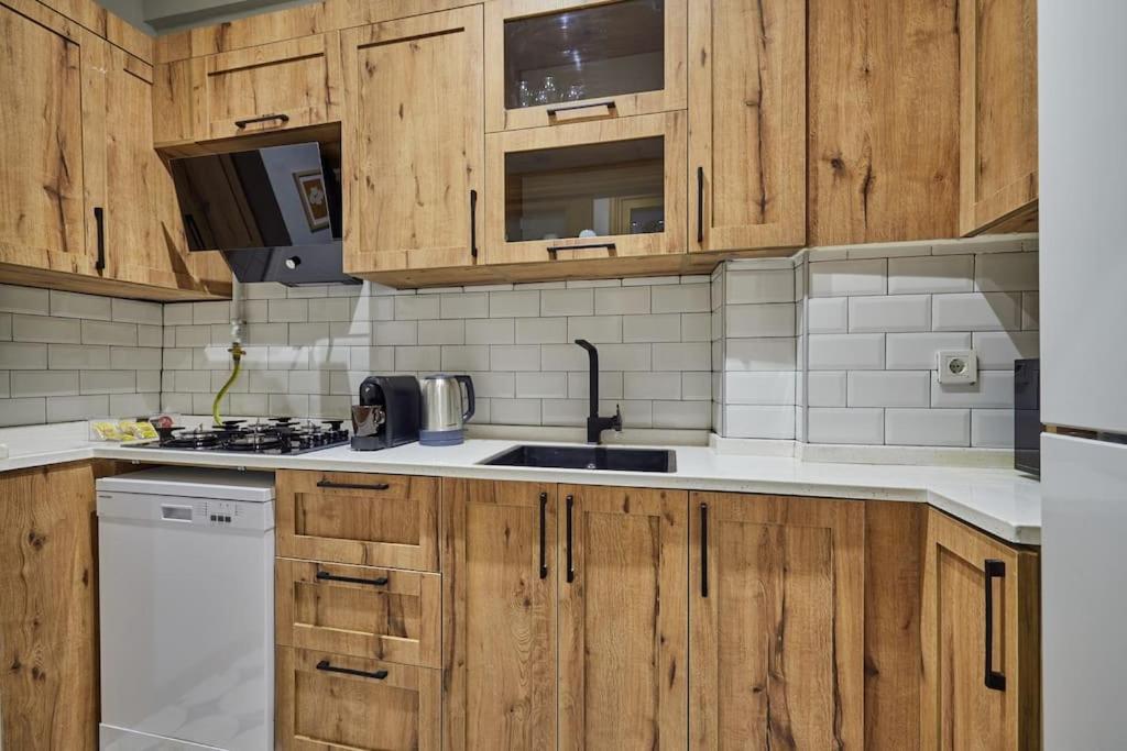 Apartment Charming 2 Min To Metro - Baysungur D2 Istanbul